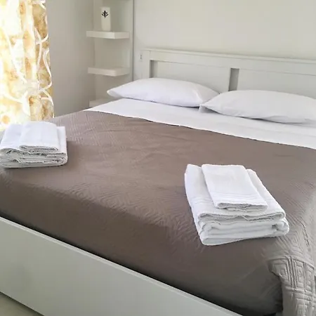 Petit Maison
