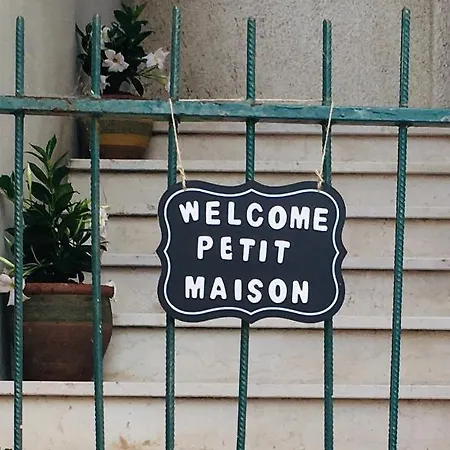 Petit Maison